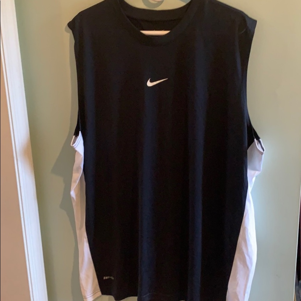 Nike dri-fit muscle shirt